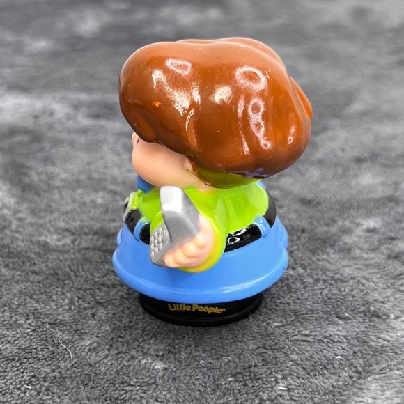 Fisher Price Little People Replacement Figure Boy Cell Phone Letters Bow Tie Bel - Picture 2 of 5